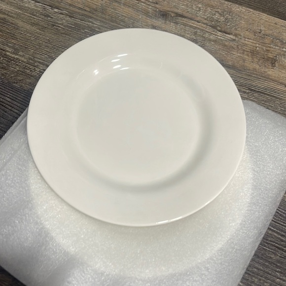 4 porcelain salad plates - Picture 1 of 7